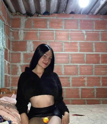 soy_danni18 / Daniela Castaneda / https: Nude Leaks Photo 14