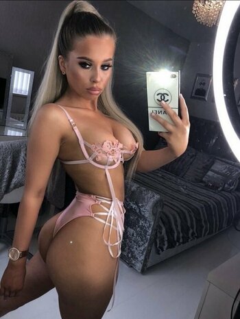 Steff Myers / steff_myers / steffmyers_ / yournaughtypetitedolly Nude Leaks OnlyFans Photo 18
