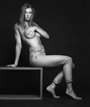 Stephanie Bunting / stephpoledancer Nude Leaks Photo 10