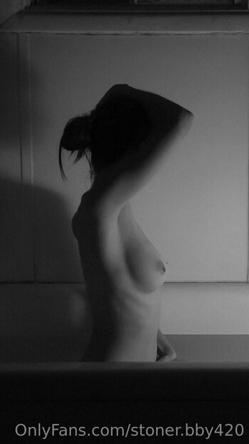 stoner.bby420 Nude Leaks Photo 2