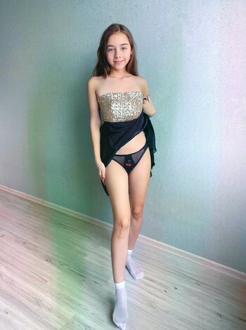 Sunny Emily / Yellowmood / emily.teen.model / sunnyemy Nude Leaks OnlyFans Photo 15