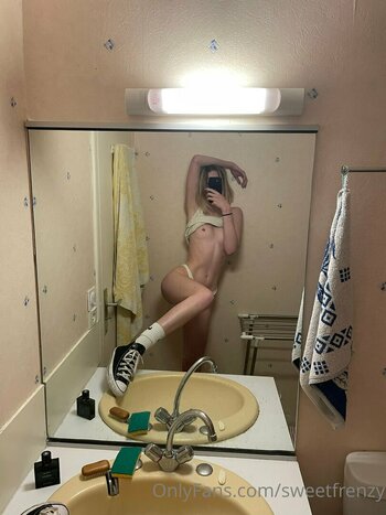 sweetfrenzy Nude Leaks Photo 15