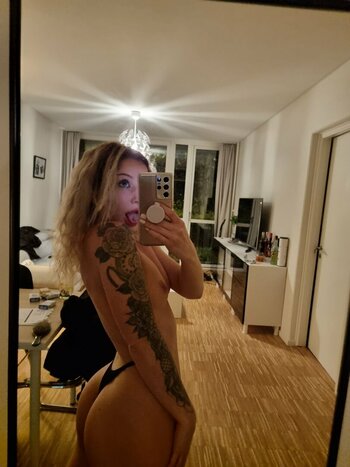 Sweetpiesswe / https: / sweetpieshorny Nude Leaks OnlyFans Photo 23