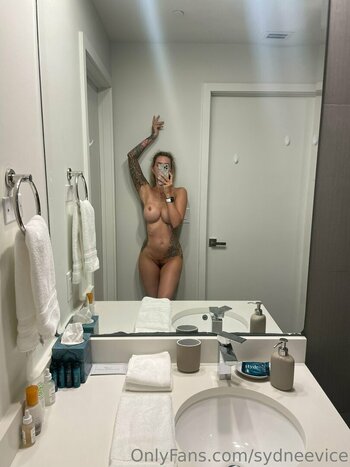 sydneevice Nude Leaks Photo 26