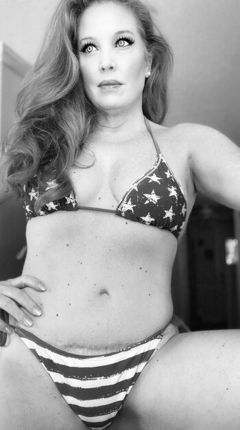 Tammera Carter / model Mum / tammeracarter Nude Leaks Photo 2