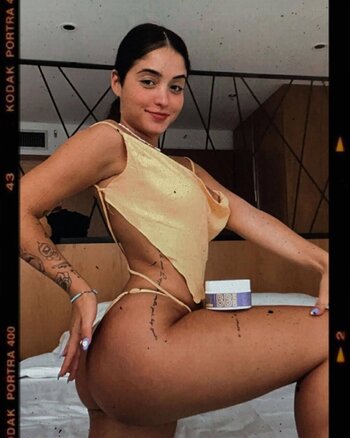 Thaylise Pivato / thaylisepivato Nude Leaks Photo 1