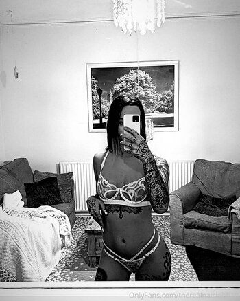 therealnaisiobhan / Bristol / Naomi Harris / naisiobhan1 / therealnaisiobhan_ Nude Leaks OnlyFans Photo 7