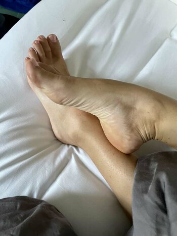 Theresa Edward / officialteresaedwards / pixiefeet76 Nude Leaks OnlyFans Photo 4