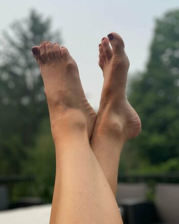 Theresa Edward / officialteresaedwards / pixiefeet76 Nude Leaks OnlyFans Photo 12