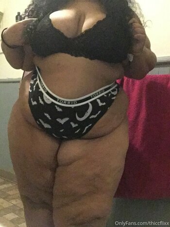 thiccflixx Nude Leaks Photo 8