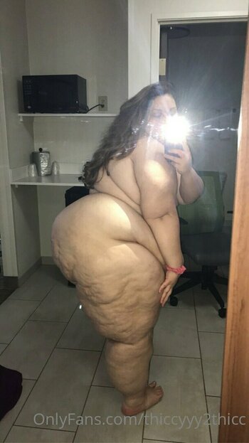thiccyyy2thicc Nude Leaks Photo 8