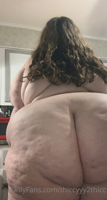 thiccyyy2thicc Nude Leaks Photo 23