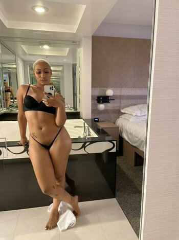 thickassdaphne Nude Leaks OnlyFans Photo 23