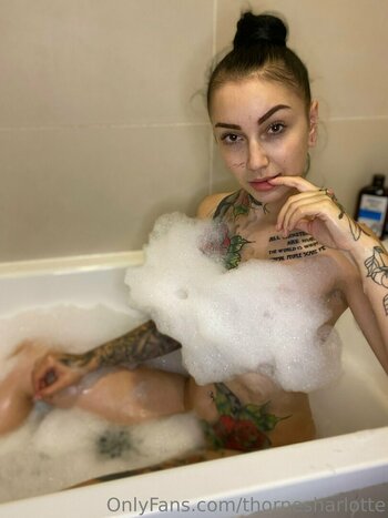 thornesharlotte Nude Leaks Photo 9