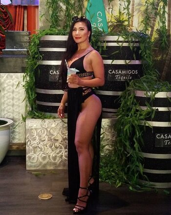 Tina Kham / asian booty queen / thetinakham Nude Leaks Photo 2