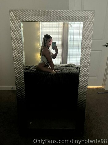 tinyhotwife98 / Natasha Nude Leaks OnlyFans Photo 36