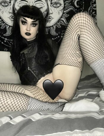 Toxicgothh / httpfailll / pyxiebell Nude Leaks OnlyFans Photo 2