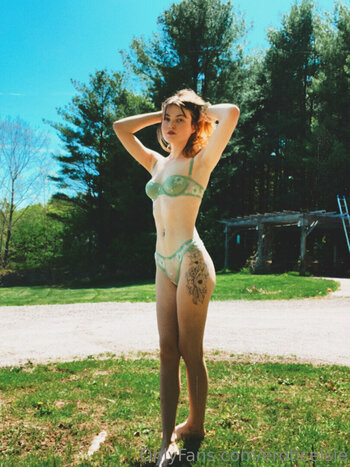 Triptovenuss / Elleelleleele / Laurenfreakinbarron Nude Leaks OnlyFans Photo 10