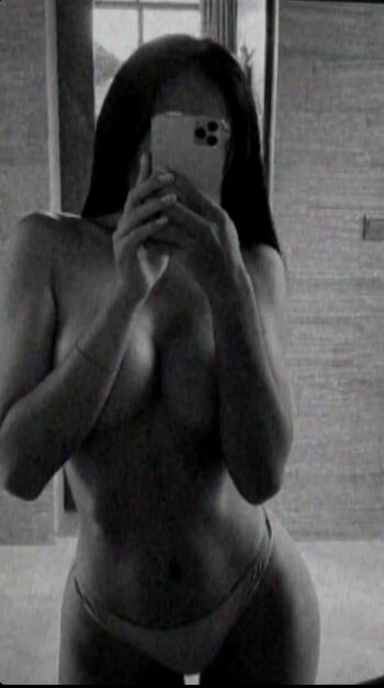 Tzouma Mym Nude Leaks Photo 33