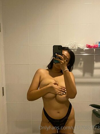 u157085973 Nude Leaks Photo 3