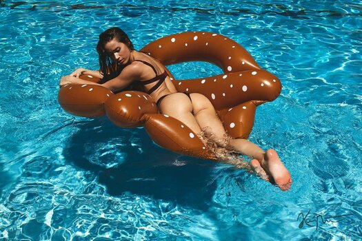 Valentina Lequeux / valentinalequeux Nude Leaks Photo 33