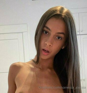 Vanessa Alessia / Vanesaalessia1 / vaneska.alesia / vanessa_alessia Nude Leaks OnlyFans Photo 35
