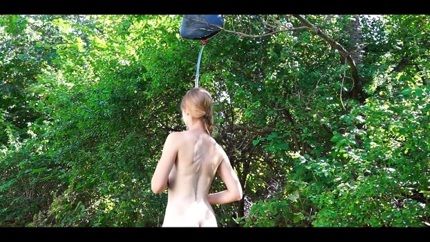 Vanessa Blank / Wild Woman Bushcraft / thebarbieblank / vanessablank_adventure Nude Leaks OnlyFans Photo 15