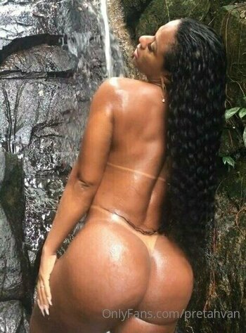 Vanessa Rodrigues / https: / pretah_van / prettahh / vanecrodrigues Nude Leaks OnlyFans Photo 25