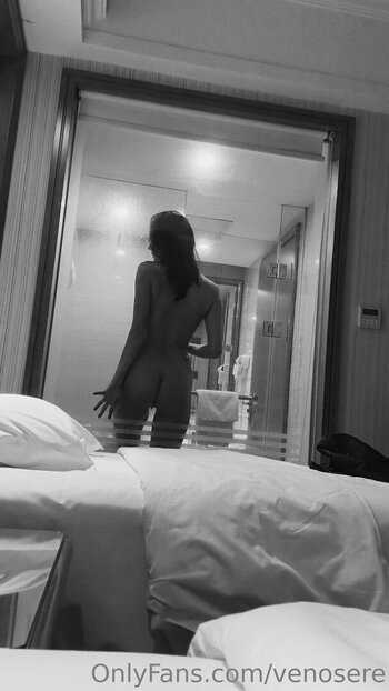 Venosere Nude Leaks Photo 12