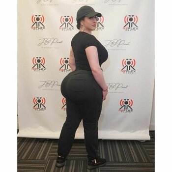 Veronica Dragone / House.of.vee | Vee_so_blessed / Thicc Yorker / house.of.vee / veronicaperasso Nude Leaks OnlyFans Photo 10