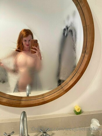 weejulietotsfree Nude Leaks Photo 10