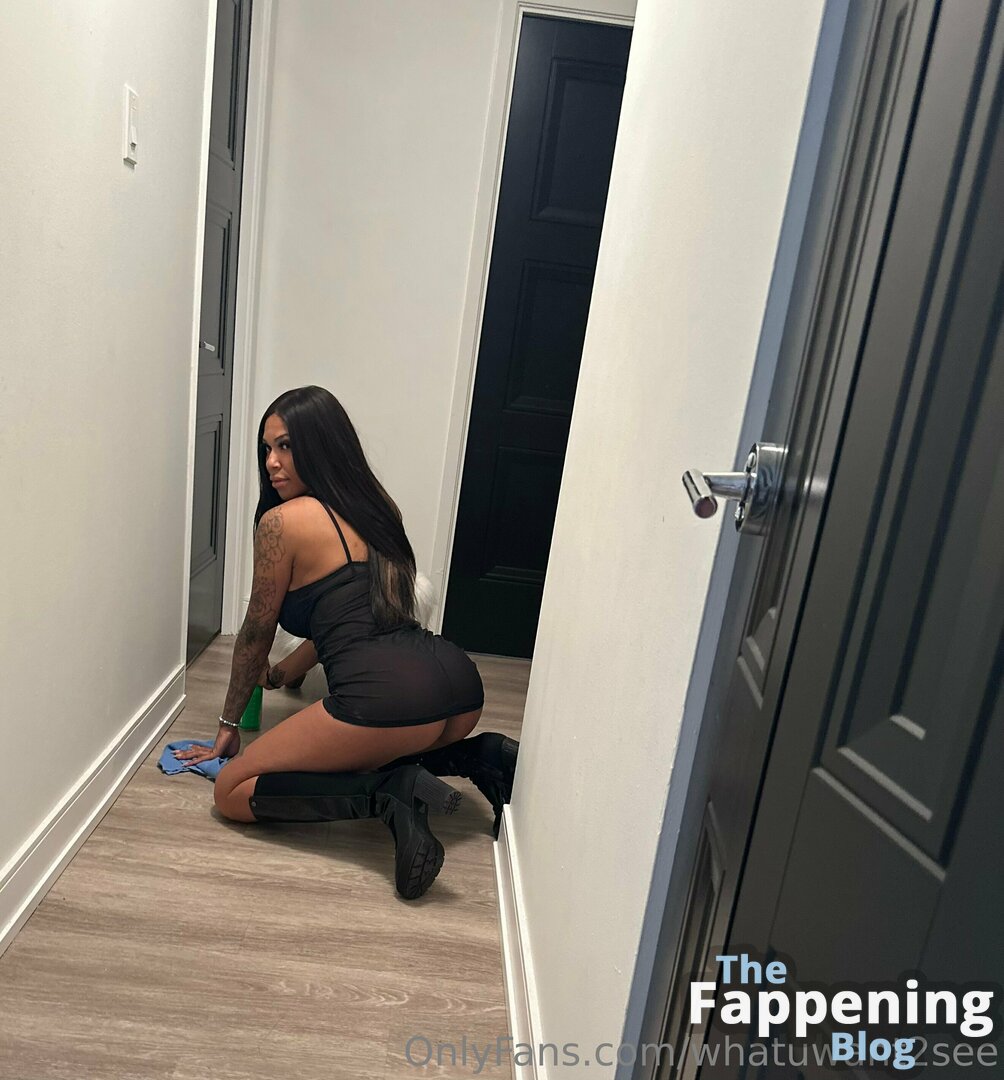 Nude Photo 14. whatuwant2see. 