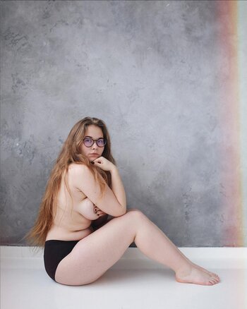Winivino / Sokurinskaya Nude Leaks Photo 2