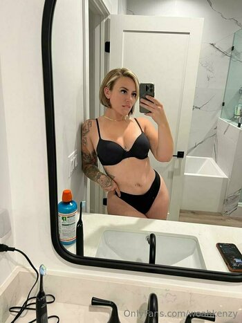 woahkenzy / https: Nude Leaks OnlyFans Photo 43