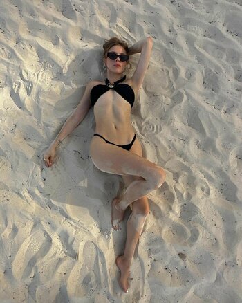 Xenia Tchoumi Nude Leaks Photo 37