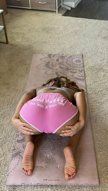 yogibaexo Nude Leaks Photo 8