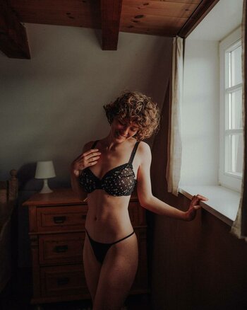 Zoë Camille / hjoertelt Nude Leaks Photo 8