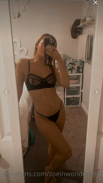 Zoe Pugh / zoein_wonderland Nude Leaks Photo 9