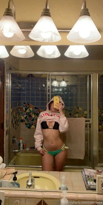 zoeyrosee Nude Leaks Photo 1