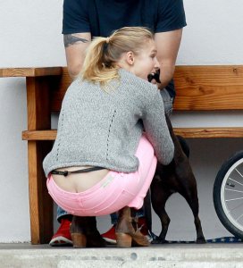 Kristen-Bell-butt-crack-7.jpg