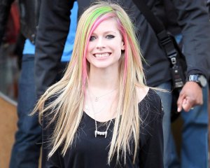 Avril-Lavigne-avril-lavigne-22757646-1280-1024(1).jpg