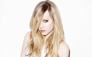 avril-lavigne-fhm-march-2012-8_188449-1280x800.jpg