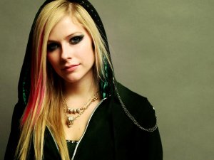 Avril-Lavigne-leaked-photos-1.jpg