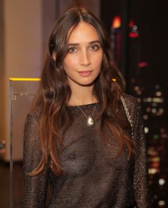 Rebecca Dayan Braless 2.jpg