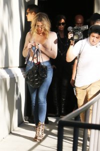 Khloé Kardashian Pokies 3.jpg