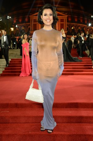 249937280_rayeseethrough2021britishfashionawards163.jpg