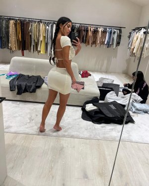 kimkardashian-22122021-0004.jpg