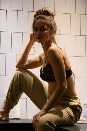 0003-01_1200 thefappeningblog.com.jpg