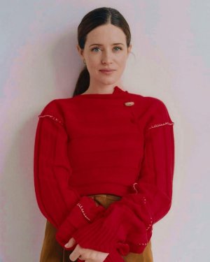 Claire_Foy_for_Soho_House_Magazine_January_2022__5_.jpg