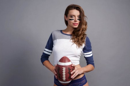 08_football-cheerleader.jpg